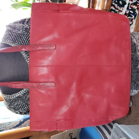 EXPRESS DESIGN STUDIO LEATHER TOTE - Picture 2 of 7